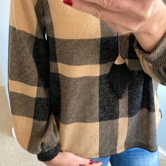 Black & Tan Plaid Puff Sleeve Top - Picture 7 of 9